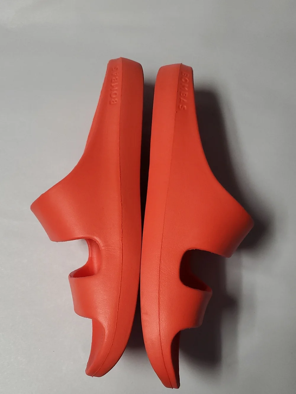 Bombas bright coral